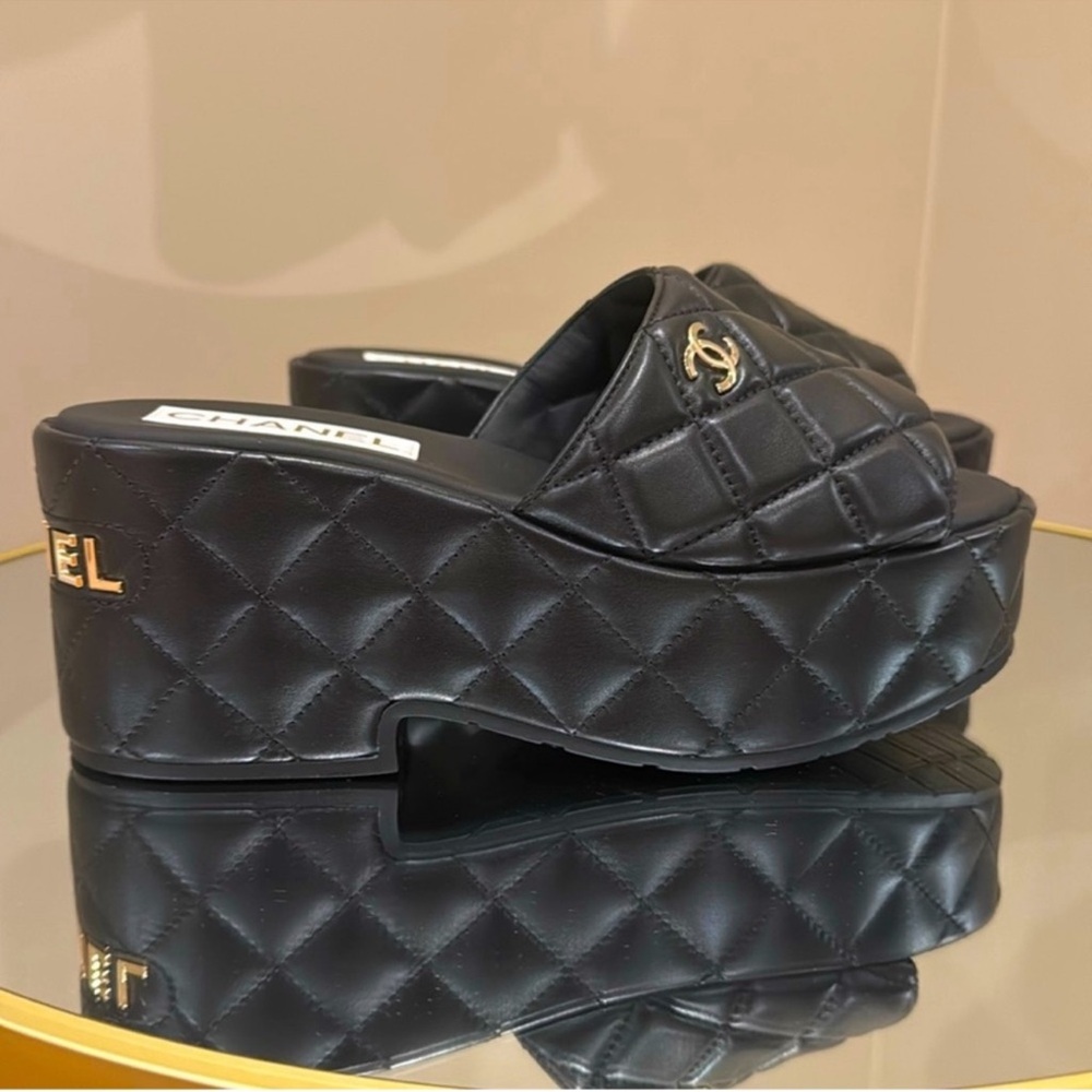 CHANEL DAD 23C Quilted Leather CC Logo Platform sandals slides mules sz 42 - Picture 5 of 17